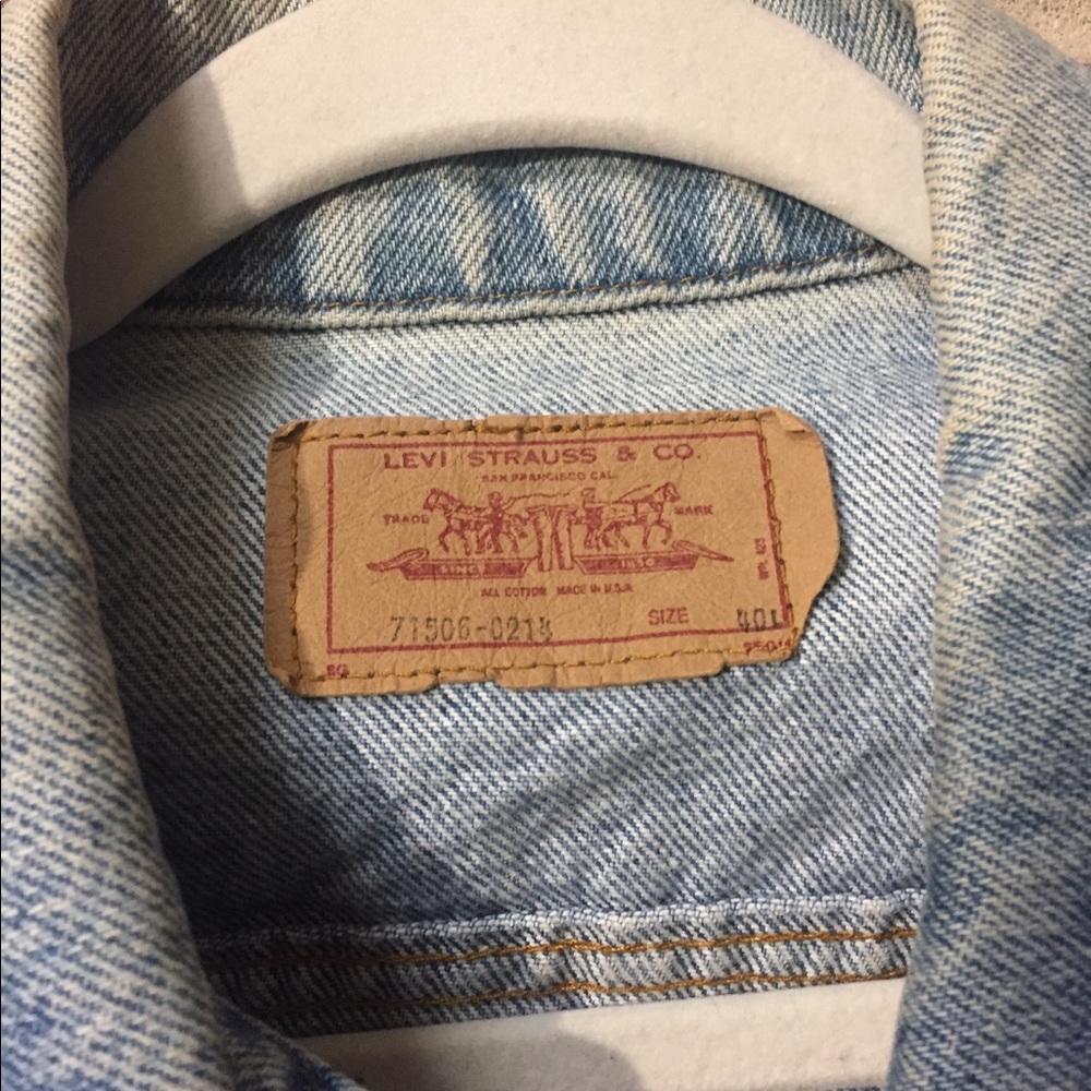 Levis Jean Trucker Jacket - Picture 2 of 3